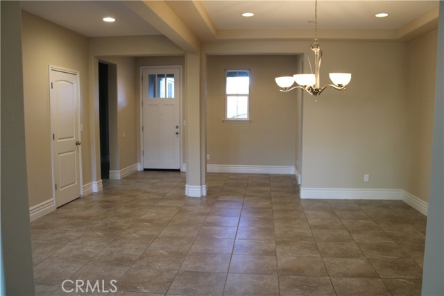 Detail Gallery Image 4 of 49 For 3061 Finchwood Ave, Clovis,  CA 93619 - 3 Beds | 2/1 Baths