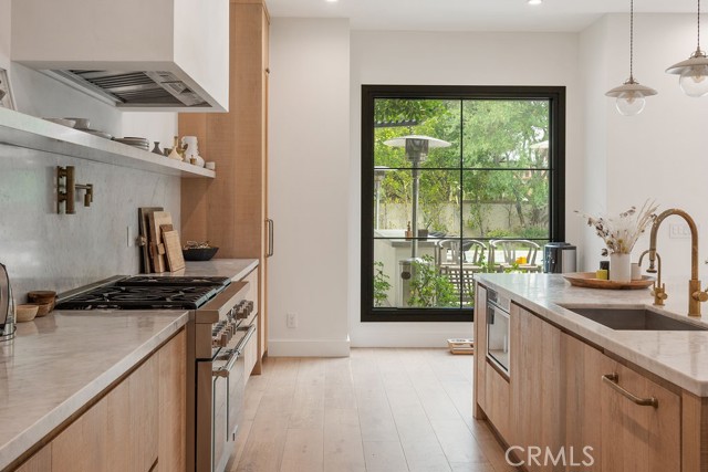 10 Seabluff, Newport Beach CA: https://media.crmls.org/medias/7d7de05a-64f2-41a8-a798-412b9d2bf155.jpg