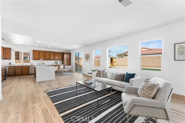 Detail Gallery Image 19 of 69 For 37920 Pisces Cir, Palmdale,  CA 93552 - 5 Beds | 4 Baths