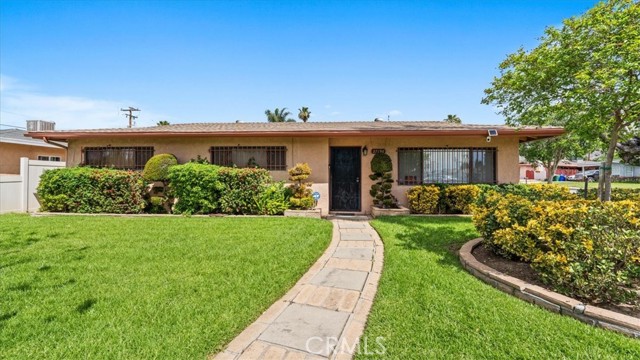 Detail Gallery Image 2 of 42 For 27196 10th Street, Highland,  CA 92346 - 3 Beds | 2 Baths