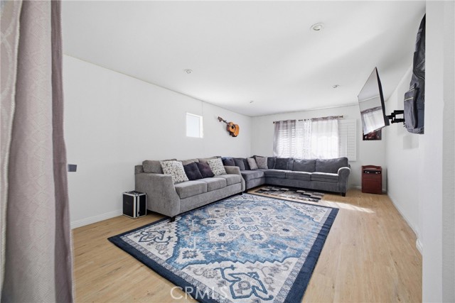 Detail Gallery Image 20 of 38 For 14673 Owens River, Victorville,  CA 92392 - 5 Beds | 3 Baths