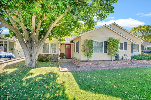 Detail Gallery Image 1 of 1 For 335 S Reese Pl, Burbank,  CA 91506 - 4 Beds | 2 Baths