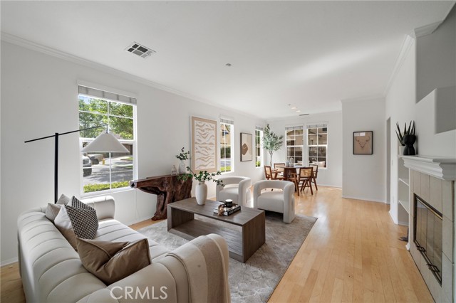 Image 4 of 40 For 25 Harwick Court