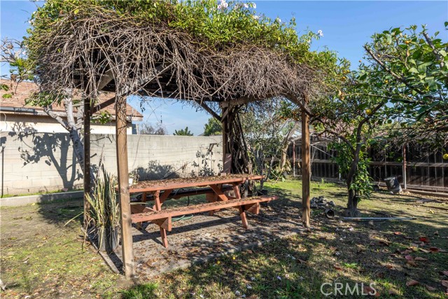 Detail Gallery Image 36 of 40 For 2346 Hayes Ave, Long Beach,  CA 90810 - 4 Beds | 2 Baths