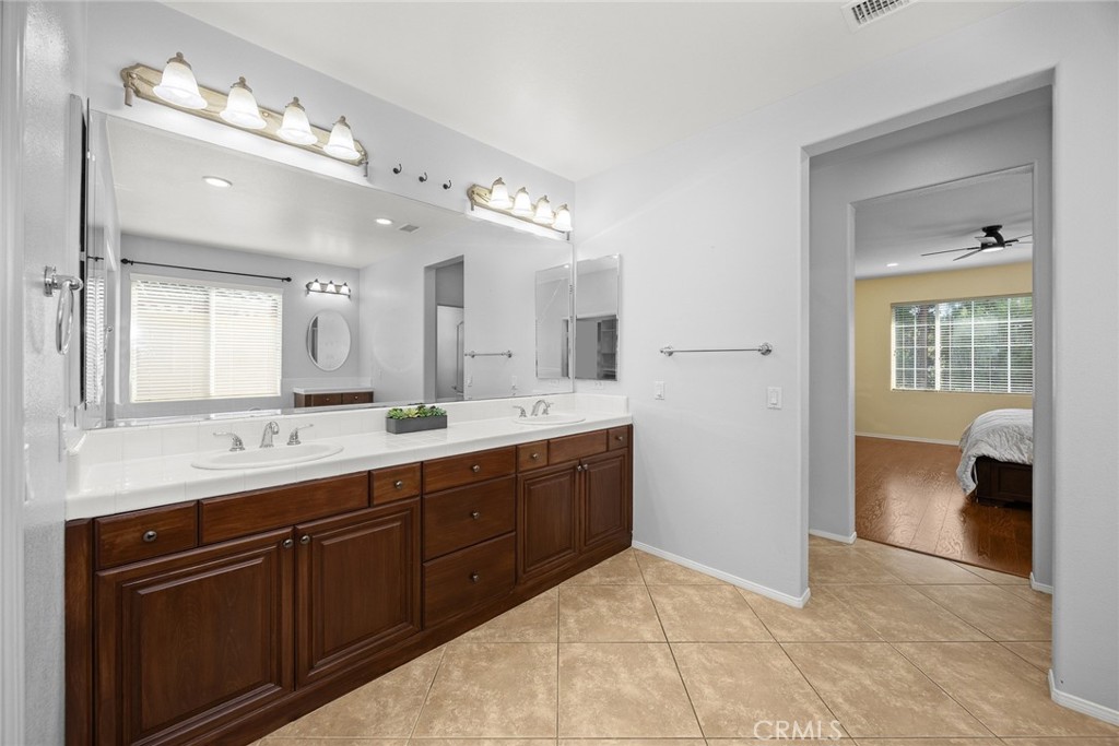 MLS #WS25274833 image #19