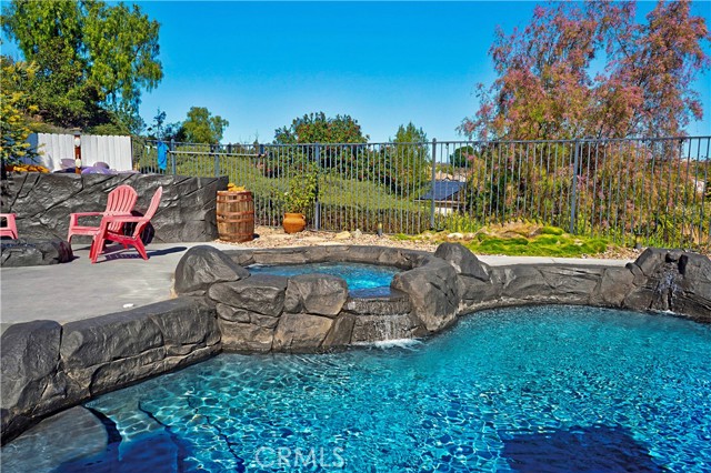 Detail Gallery Image 3 of 51 For 33482 Corte Mangarino, Temecula,  CA 92592 - 5 Beds | 2/1 Baths