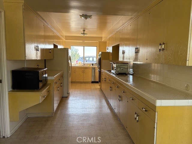 Detail Gallery Image 4 of 23 For 2124 Patagonia Dr, La Canada Flintridge,  CA 91011 - 4 Beds | 2/1 Baths