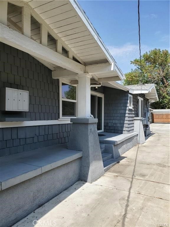 174 N Bonnie Avenue, Pasadena CA: https://media.crmls.org/medias/7d84c58b-6905-4d98-af2d-3d5080e23327.jpg
