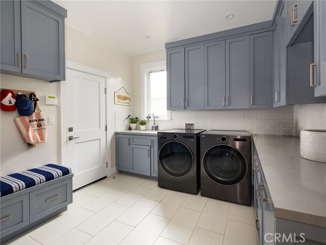 801 18th Street, Manhattan Beach, California 90266, 4 Bedrooms Bedrooms, ,4 BathroomsBathrooms,Residential,Sold,18th,SB24108757