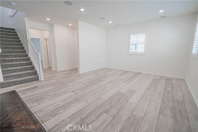 Detail Gallery Image 13 of 46 For 17047 Zion Drive, Canyon Country,  CA 91387 - 4 Beds | 3 Baths