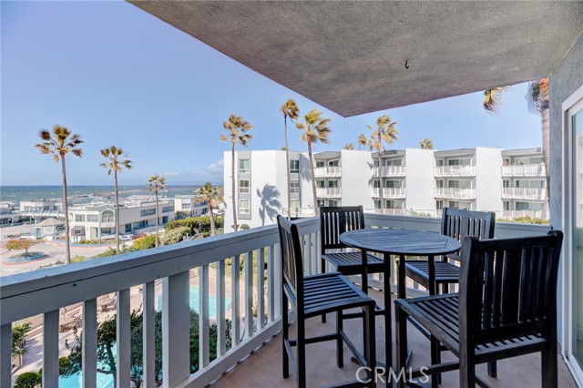 640 The Village, Redondo Beach, California 90277, 1 Bedroom Bedrooms, ,1 BathroomBathrooms,Residential,Sold,The Village,SB23029305