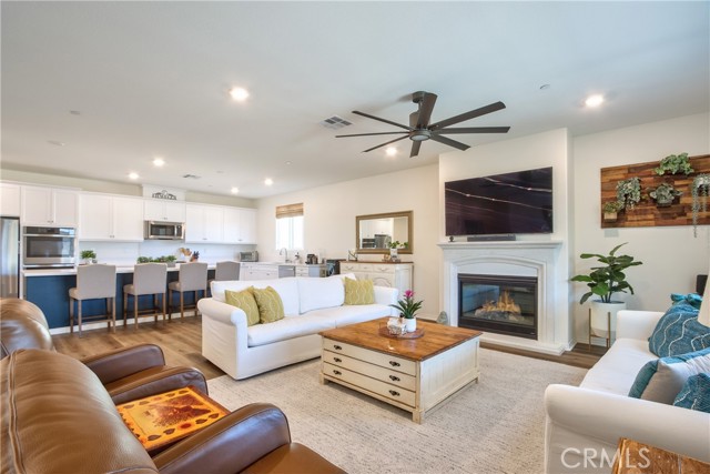 33084 Toledo Bend Court, Winchester CA: https://media.crmls.org/medias/7d87641b-d36b-4059-94e6-701fb0932a21.jpg