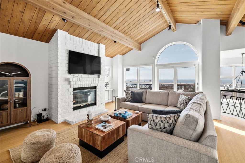 4104 Highland Avenue — architectural residence