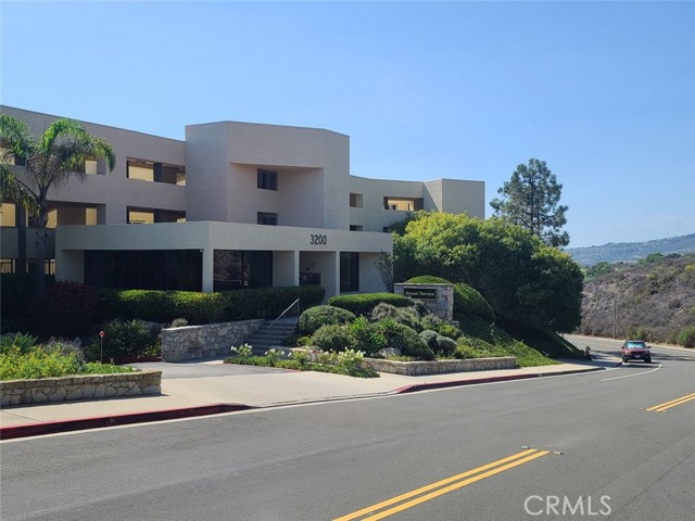 3200 La Rotonda Drive, Rancho Palos Verdes, California 90275, 2 Bedrooms Bedrooms, ,2 BathroomsBathrooms,Residential,Sold,La Rotonda,PV22195605