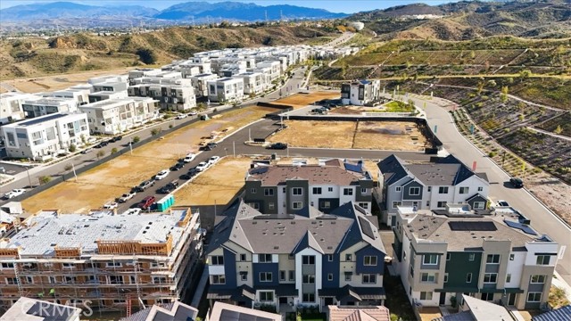 Detail Gallery Image 46 of 47 For 27323 Seven Oaks Ln, Valencia,  CA 91381 - 3 Beds | 3/1 Baths