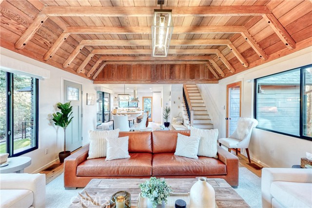 Detail Gallery Image 2 of 59 For 481 Heliotrope Dr, Lake Arrowhead,  CA 92352 - 3 Beds | 2/1 Baths