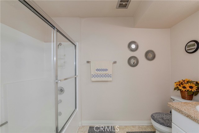 Detail Gallery Image 24 of 36 For 21450 Burbank Bld #211,  Woodland Hills,  CA 91367 - 2 Beds | 2 Baths