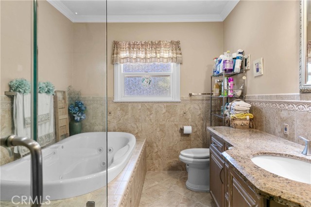 Detail Gallery Image 23 of 38 For 2741 E Glenoaks Bld, Glendale,  CA 91206 - 3 Beds | 2 Baths