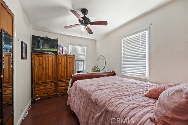 Front house bedroom 2