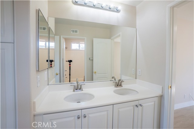 Detail Gallery Image 32 of 38 For 165 Kensington Park, Irvine,  CA 92606 - 4 Beds | 3/1 Baths