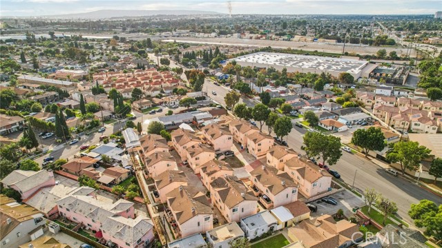 Detail Gallery Image 33 of 39 For 15928 Hunsaker #7,  Paramount,  CA 90723 - 3 Beds | 3 Baths