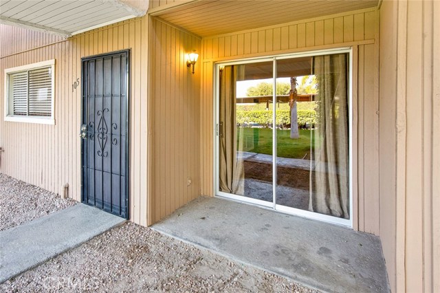 Image 4 for 420 Villa CT #105