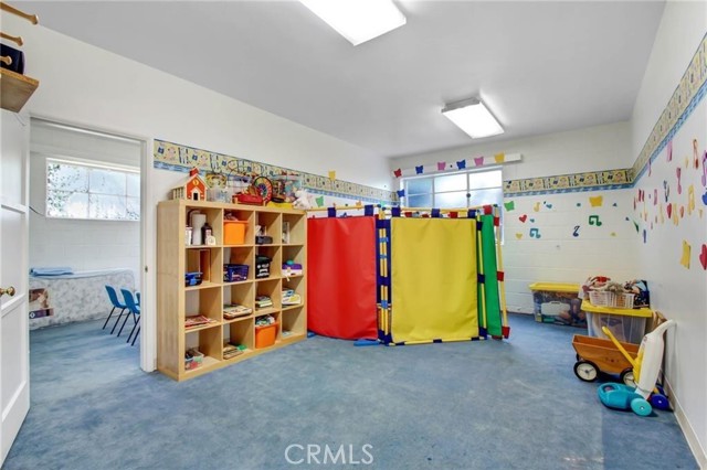 Image 34 of 46 For 724 Glenoaks Boulevard
