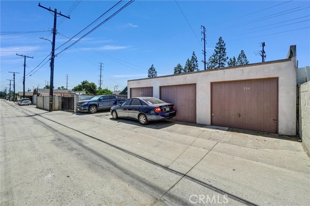 932 N Harbor Boulevard, Anaheim CA: https://media.crmls.org/medias/7d8e202c-3c45-4efa-9b30-06c59c1334eb.jpg