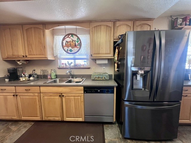 https://media.crmls.org/medias/7d8e5d66-2ba2-427e-a66b-48d069008544.jpg?preset=X-Large