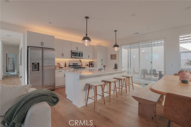 Detail Gallery Image 8 of 27 For 15818 Caterpillar Dr, Fontana,  CA 92336 - 4 Beds | 3 Baths