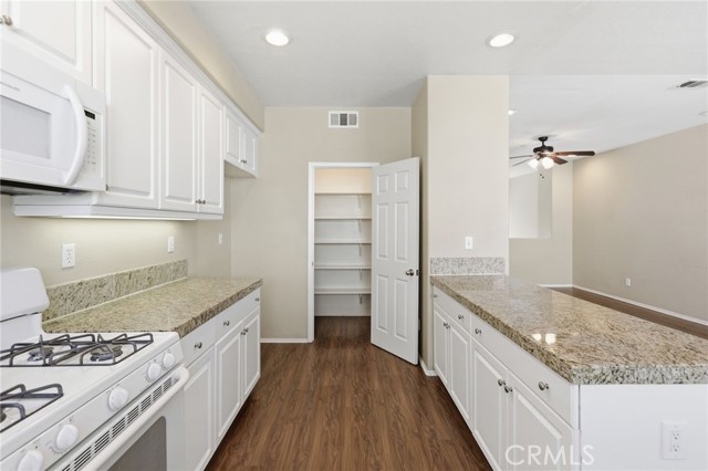 Detail Gallery Image 12 of 49 For 33710 Willow Haven, Murrieta,  CA 92563 - 3 Beds | 2/1 Baths