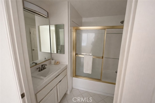 Detail Gallery Image 11 of 18 For 1811 Manning #302,  Los Angeles,  CA 90025 - 3 Beds | 4 Baths