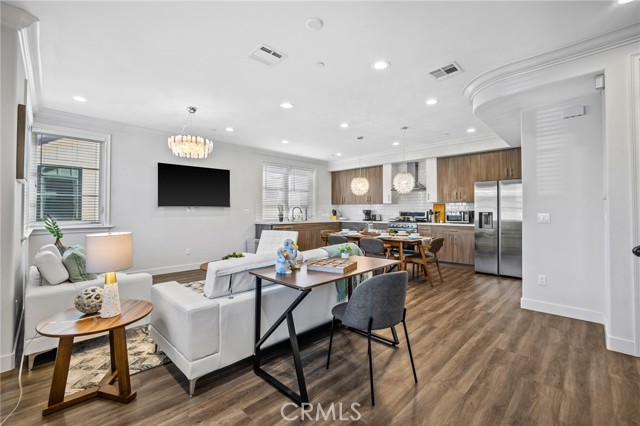 Detail Gallery Image 10 of 31 For 22 E Colorado Bld a,  Arcadia,  CA 91006 - 3 Beds | 3 Baths