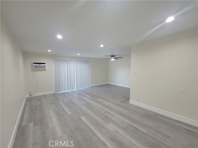 Detail Gallery Image 6 of 29 For 14609 Saticoy St #24,  Van Nuys,  CA 91405 - 2 Beds | 1/1 Baths