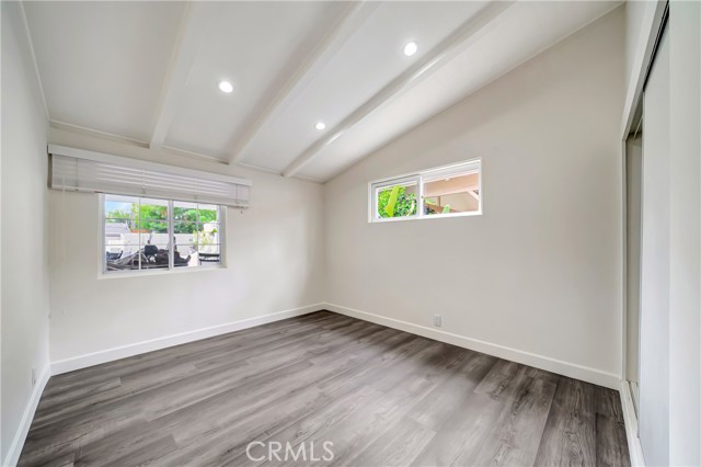 Detail Gallery Image 26 of 43 For 19706 Victory Bld, Woodland Hills,  CA 91367 - 4 Beds | 2 Baths