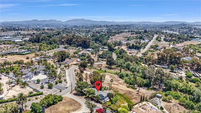 1800 Sunset Drive, Vista CA: https://media.crmls.org/medias/7d90f8cc-8b56-41f2-9809-bb9c1f54791a.jpg