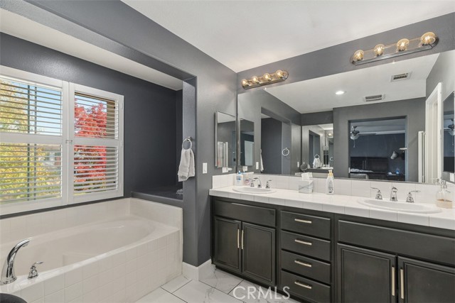 Detail Gallery Image 27 of 37 For 34132 Albacete Ave, Murrieta,  CA 92563 - 5 Beds | 4/1 Baths