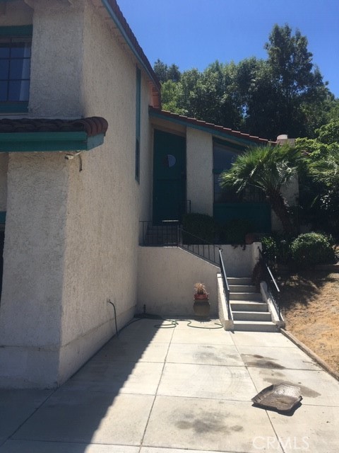 Detail Gallery Image 5 of 8 For 5246 Calderon Rd, Woodland Hills,  CA 91364 - 3 Beds | 2 Baths