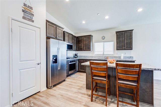 Detail Gallery Image 12 of 43 For 11856 Calenda Ct, Victorville,  CA 92392 - 4 Beds | 3 Baths