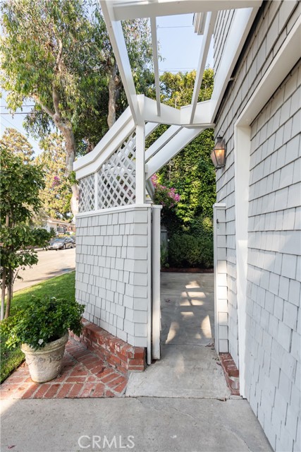 738 19th St, Manhattan Beach, California 90266, 4 Bedrooms Bedrooms, ,3 BathroomsBathrooms,Residential,For Sale,19th St,SB24147618