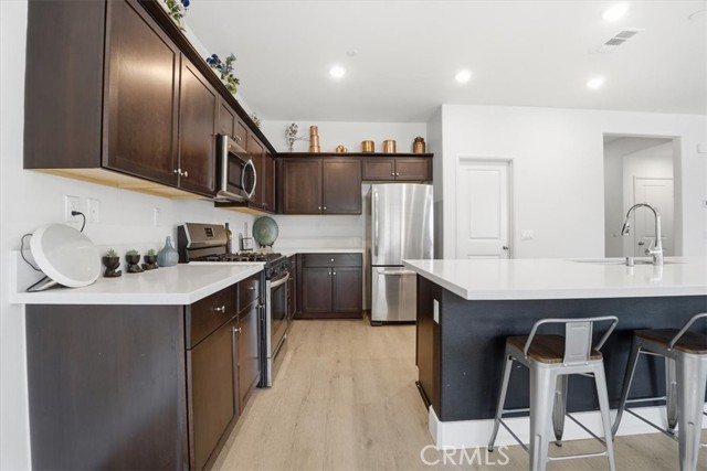 Detail Gallery Image 6 of 30 For 14219 Fir, Oak Hills,  CA 92344 - 4 Beds | 3 Baths