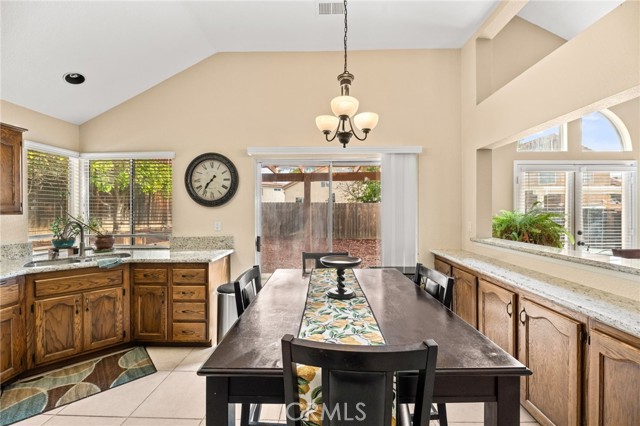 40723 Mountain Pride, Murrieta CA: https://media.crmls.org/medias/7d9390bd-5d28-408e-be88-89a8e4174898.jpg