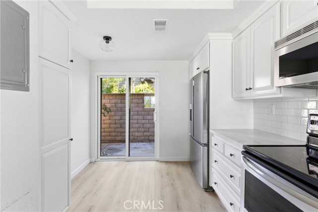 Detail Gallery Image 15 of 41 For 1095 Mesa Bluff, Costa Mesa,  CA 92627 - 2 Beds | 2/1 Baths