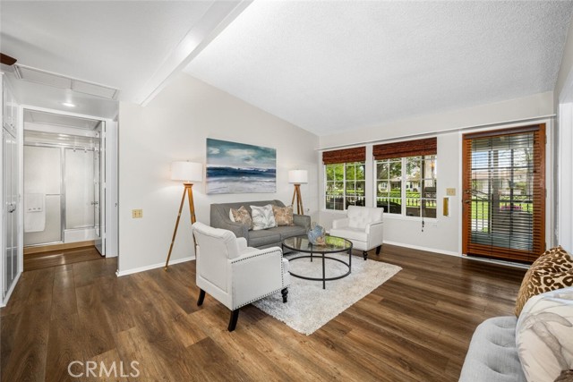 1621 Interlachen, Seal Beach CA: https://media.crmls.org/medias/7d93d018-12a6-48d4-af29-e011a2298b6f.jpg
