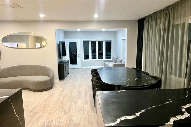 Detail Gallery Image 14 of 18 For 22020 Viscanio, Woodland Hills,  CA 91364 - 3 Beds | 2 Baths