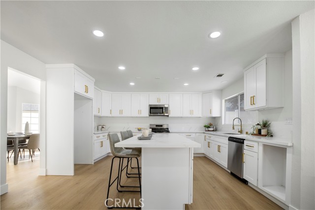 12930 Norfolk Lane, Victorville CA: https://media.crmls.org/medias/7d94b30c-b3b1-4bb3-819f-09c76ffe86bd.jpg