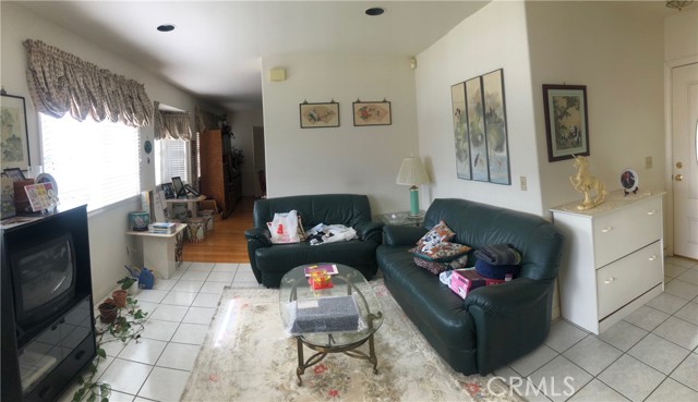 Detail Gallery Image 4 of 8 For 2080 Robin Road, San Marino,  CA 91108 - 4 Beds | 3 Baths