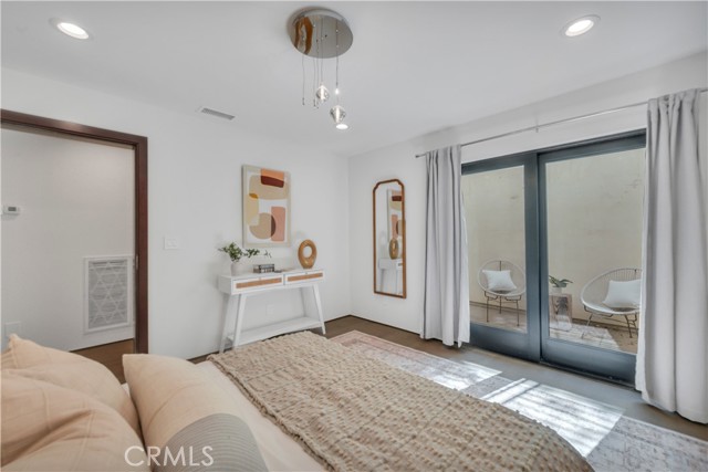 332 Avenue E, Redondo Beach, California 90277, 5 Bedrooms Bedrooms, ,6 BathroomsBathrooms,Residential,For Sale,Avenue E,SB26070979