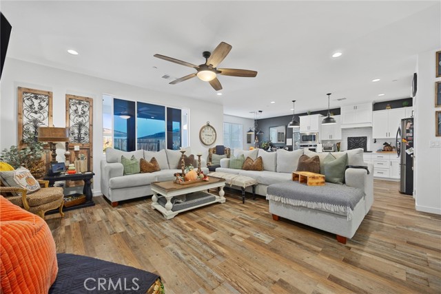 Detail Gallery Image 7 of 45 For 7600 Emerald Green, Bakersfield,  CA 93313 - 3 Beds | 2 Baths