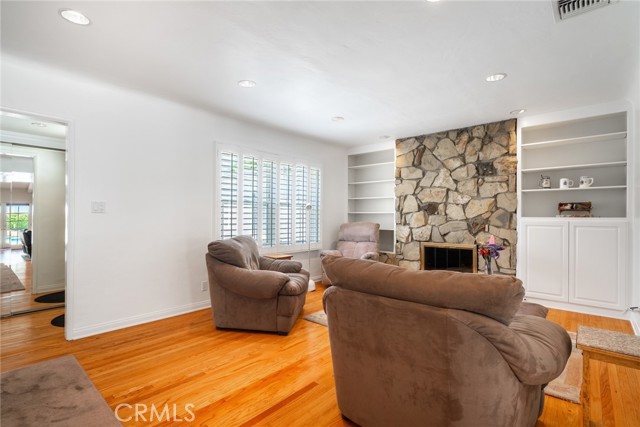 Detail Gallery Image 7 of 44 For 900 N California St, Burbank,  CA 91505 - 3 Beds | 2 Baths